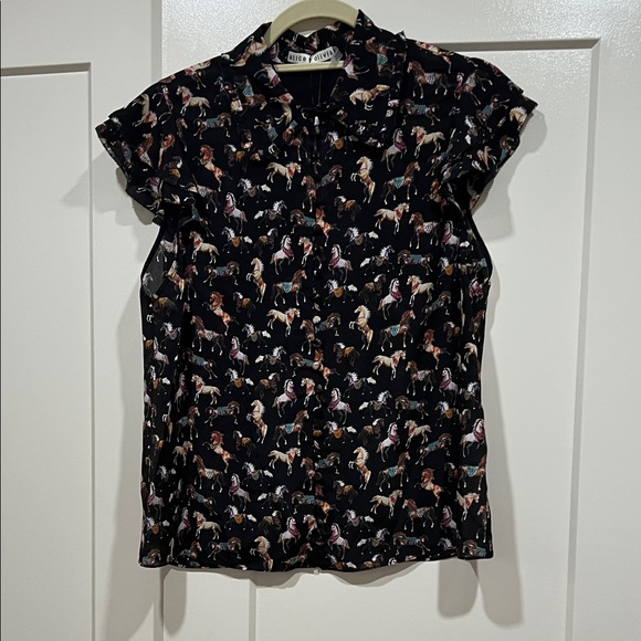 Alice + Olivia Black Horse Print Blouse NWT Size M - Picture 1 of 15